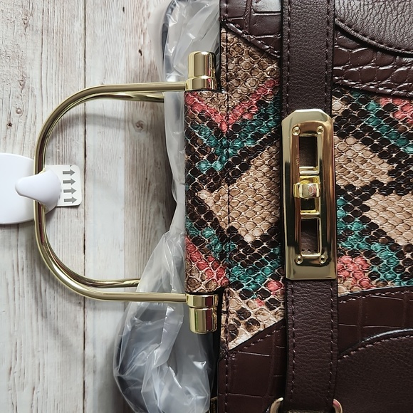 Gianni Bini, Chocolate Brown W/snakeskin panel purse, with gold hardware. - Picture 3 of 11